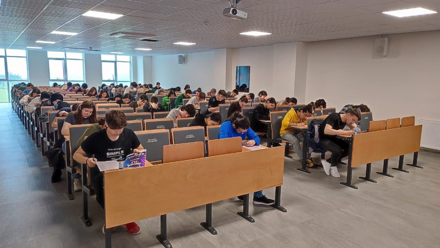 Üniversitemizde Gerçek Ortamda Deneme Sınavı Heyecanı Yaşandı.