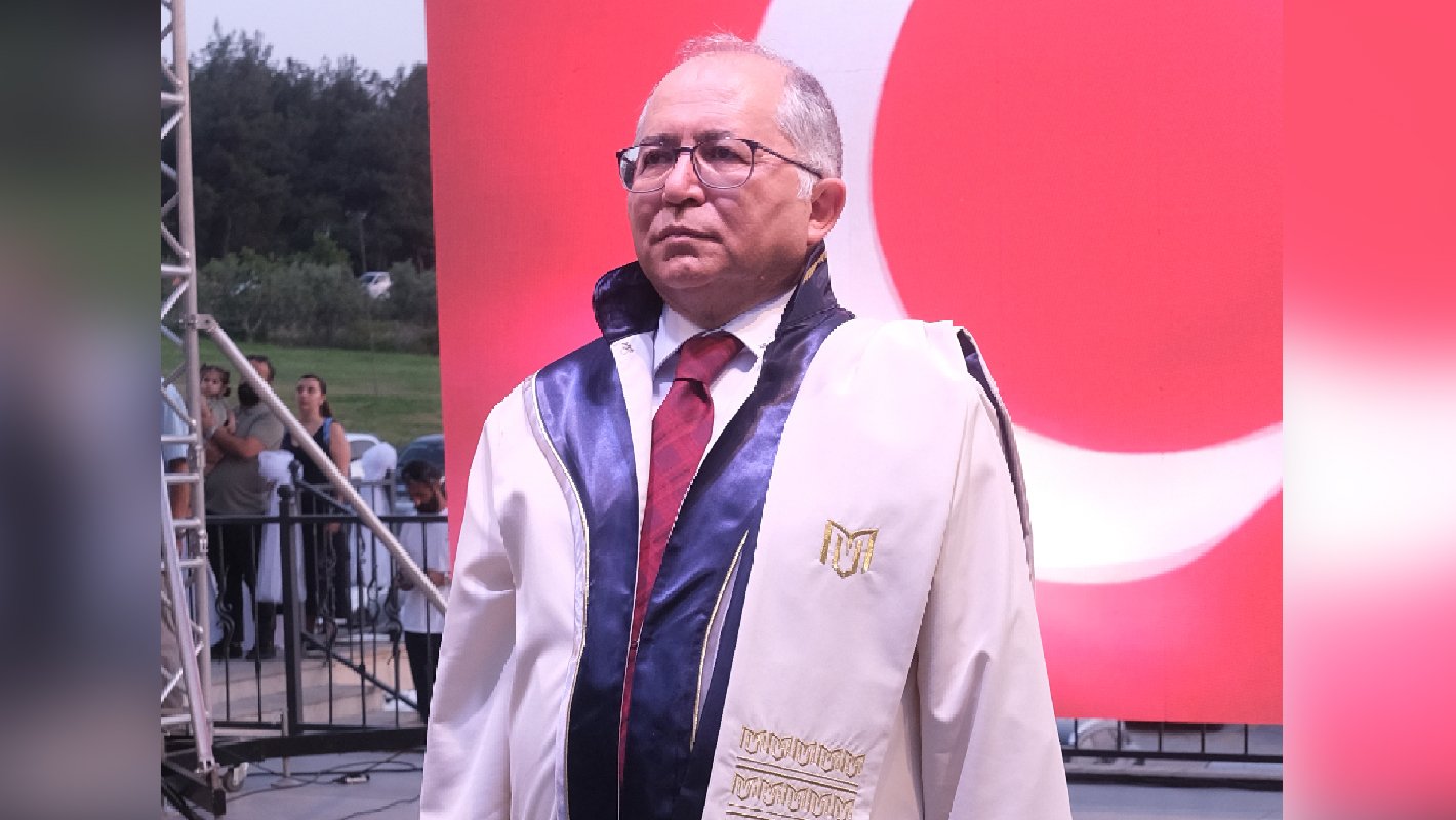 Mudanya Üniversitesi İkinci Mezunlarını Uğurladı