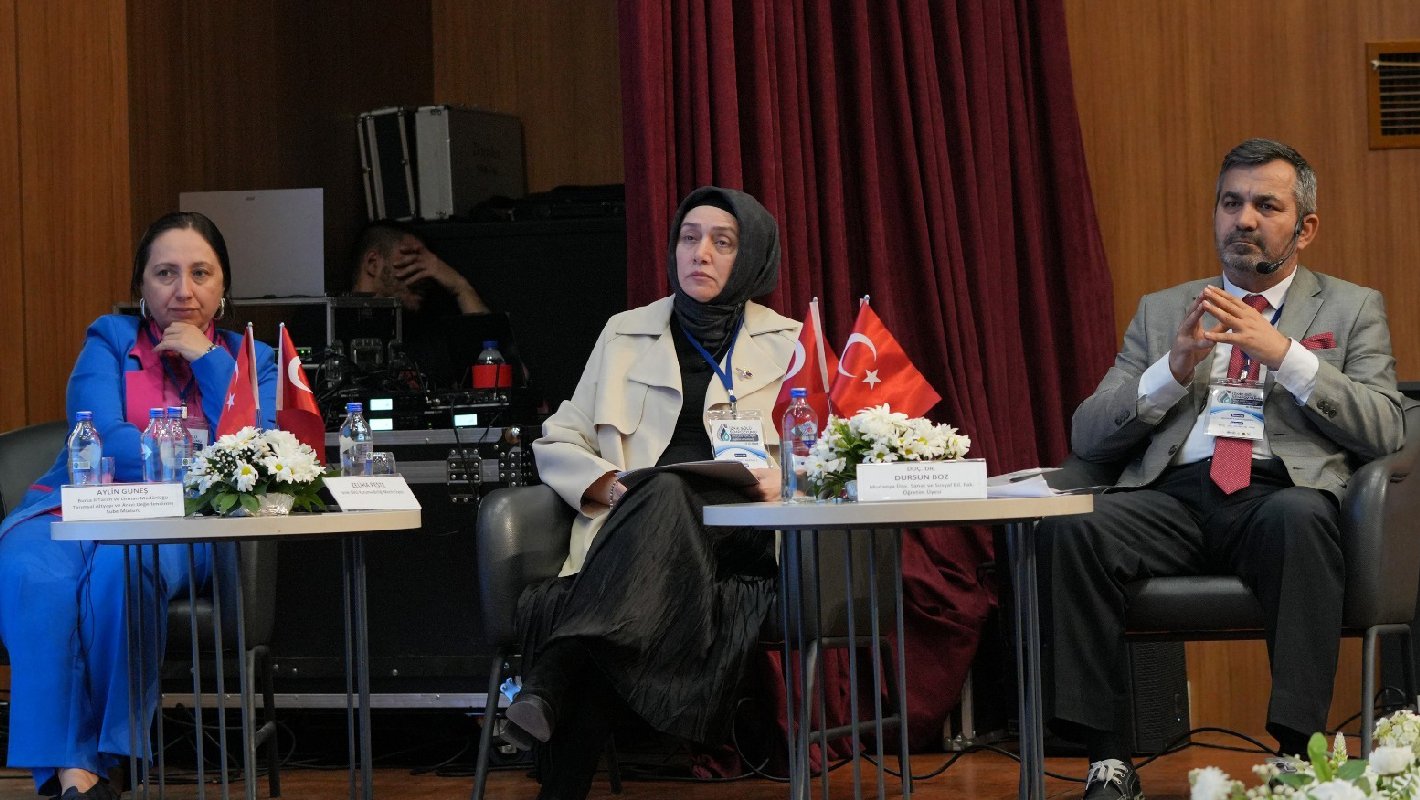 İznik Gölü Sempozyumu’nda Doç.Dr.Dursun Boz’dan Sunum