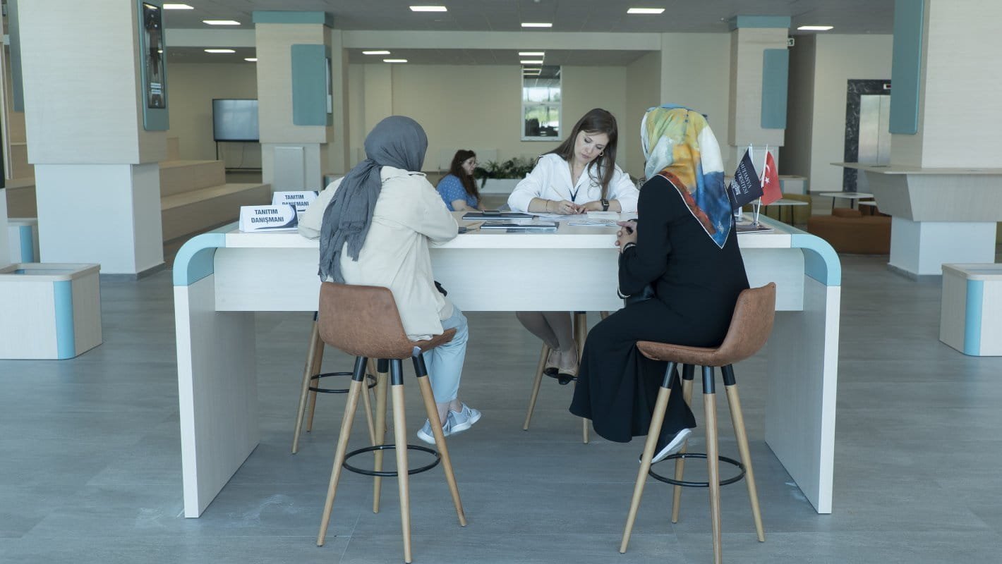Tercih Tanıtım Günleri Sürüyor