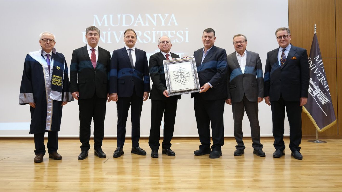 Rektörlük Görevinde Bayrak Değişimi
