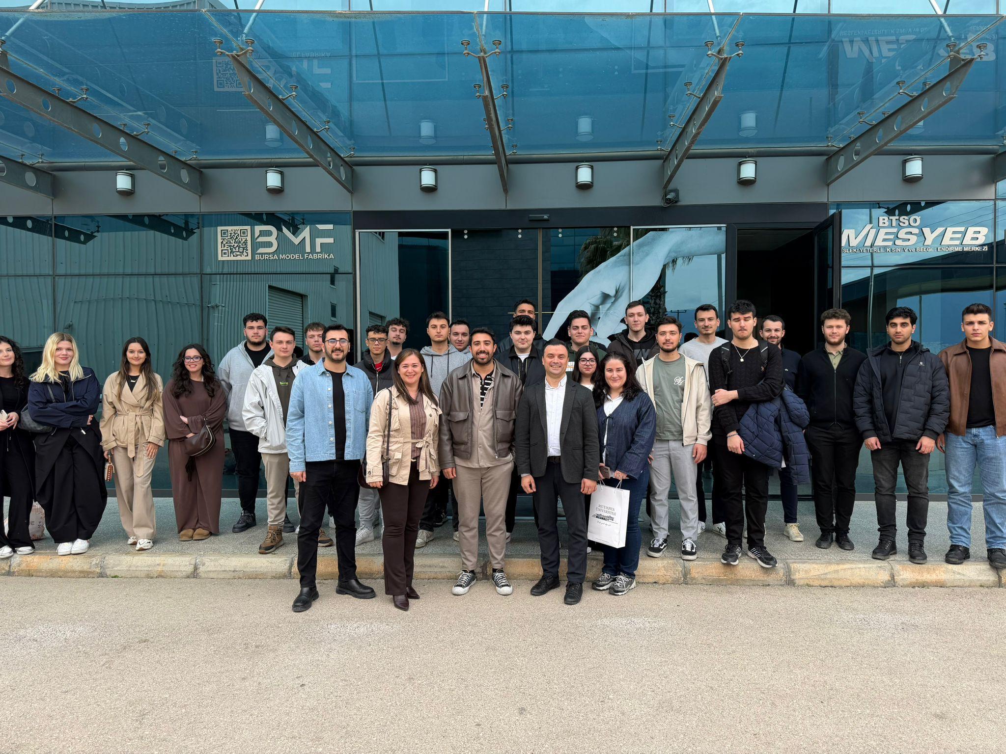 Elektrik-Elektronik Mühendisliği Bölümü öğrencileri, Bursa Model Fabrika’ya (BMF) teknik gezi düzenledi