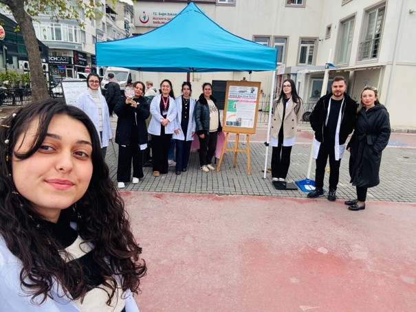 İyilik Hâli Paylaştıkça Çoğalır: Hemşirelik Öğrencileri Ruh Sağlığı İçin Sahadaydı