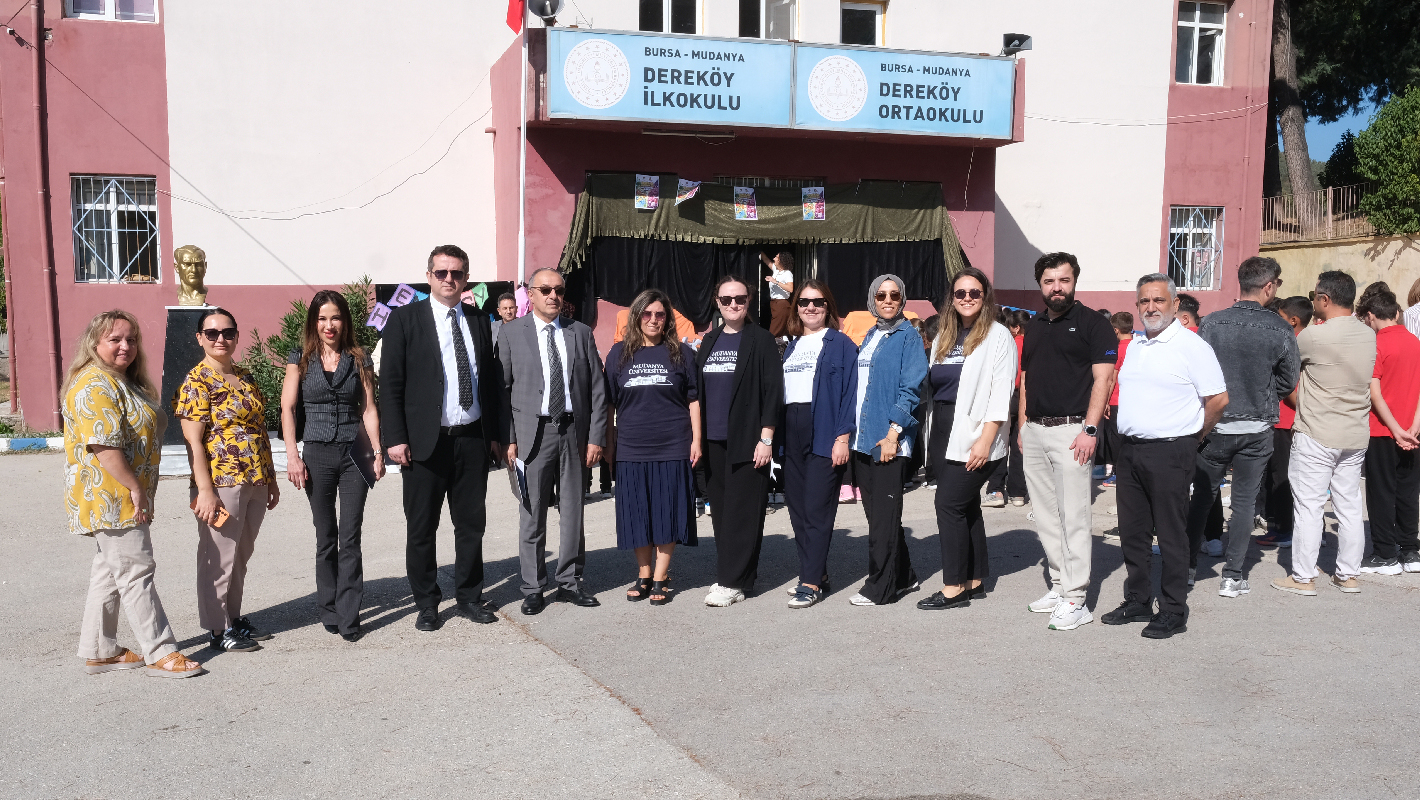 Yabancı Diller Bölümü’nden köy okuluna TÜBİTAK 4009 Projesi