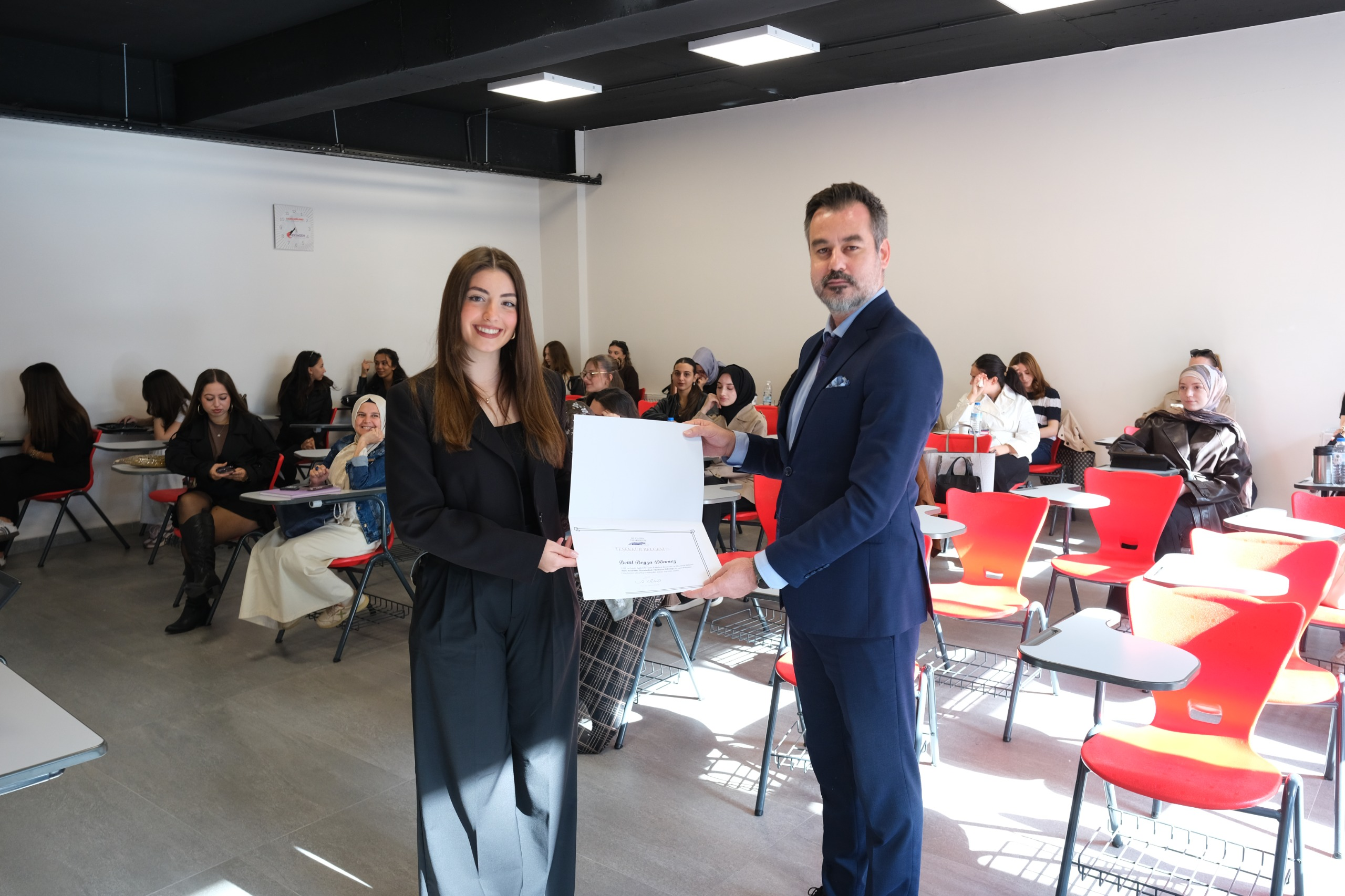 Beslenme ve Diyetetik Bölümünde “Toplu Beslenme Sistemlerinde Diyetisyen” Söyleşisi Gerçekleştirildi